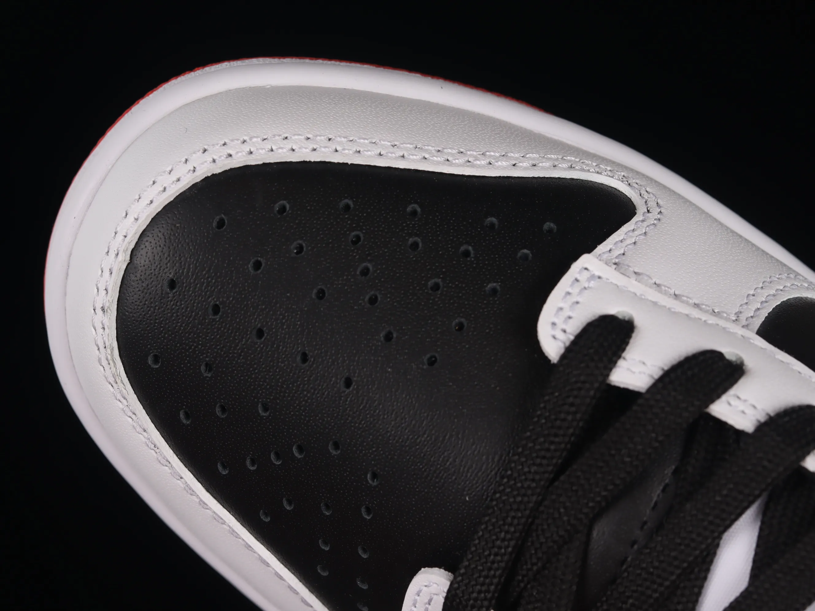 All categories Nk SB Dunk series Nk SB Dunk Low low-top sneakers Nk Dunk Low white, black and red color matching SB low-top sports and leisure sneakers FD9762-061